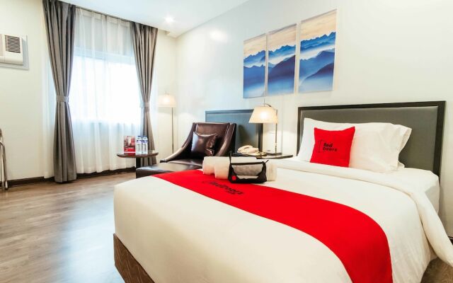 RedDoorz Premium near Ateneo Katipunan
