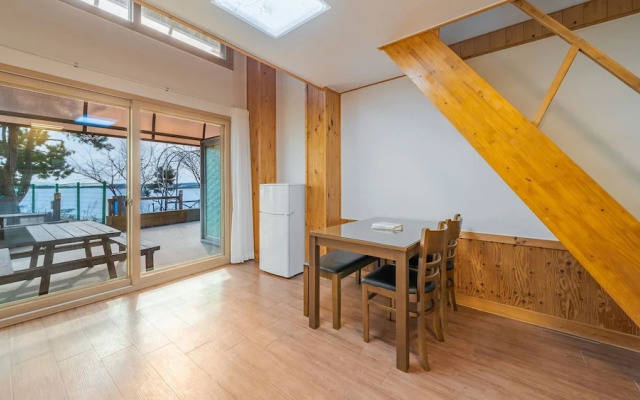 Yeongheungdo Rainbow Ocean View Pension