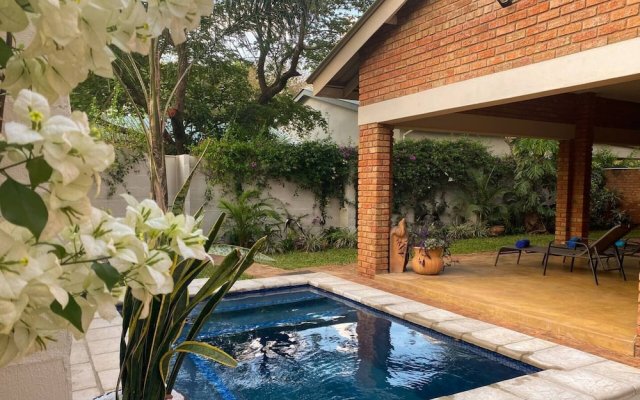 Private Self Catering Cottage in Victoria Falls in Buffalo Range, Zimbabwe from 437$, photos, reviews - zenhotels.com