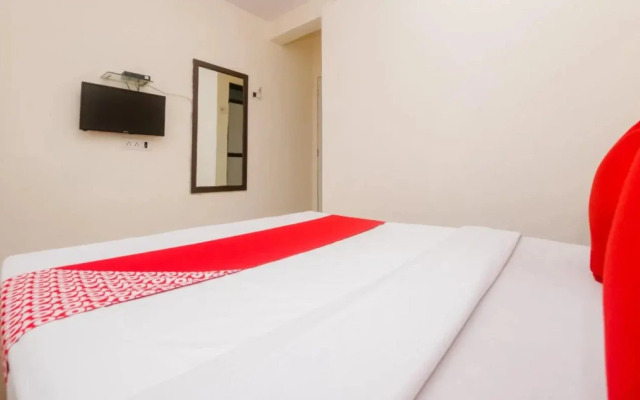 OYO 23285 The Diplomat Lodging