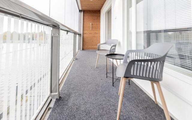 SleepWell Apartments Niittykumpu 12 - Metro, 15 min from Helsinki City
