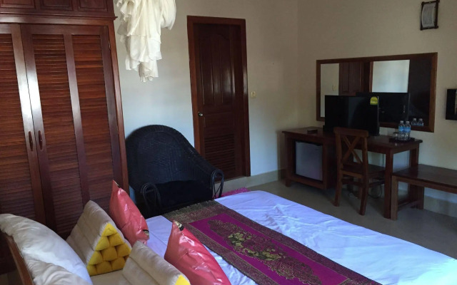Le René Angkor Boutique
