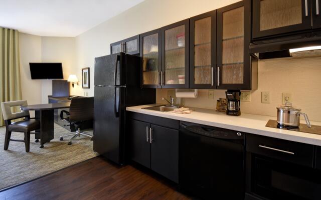 Candlewood Suites St. Clairsville by IHG