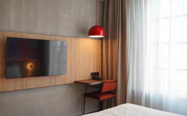 The Graph Hotel
