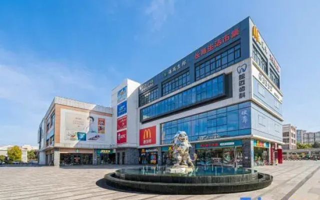 YOUNG Serviced Apartment Hotel