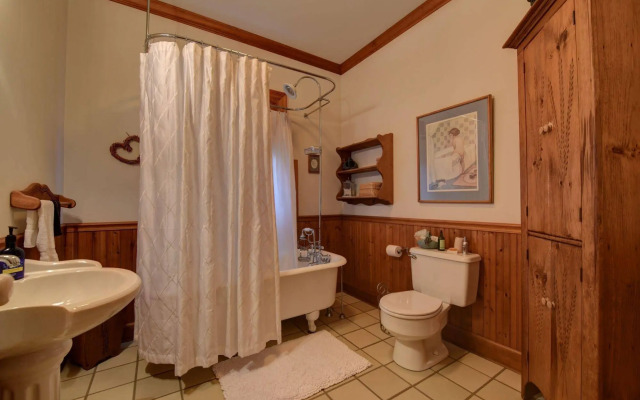 A Chateau on the Bayou Bed & Breakfast