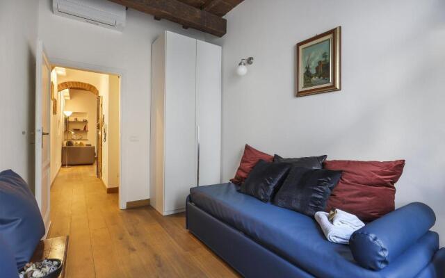 Oltrarno Modern Apartment in Florence