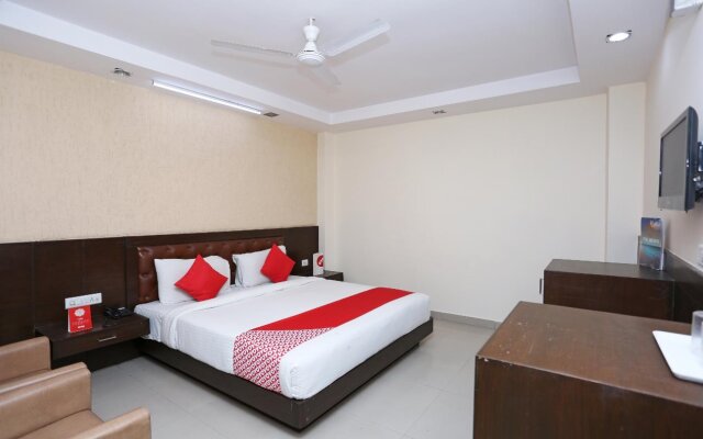 Hotel Le Central by OYO Rooms