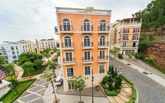 Novus Sol Hotel