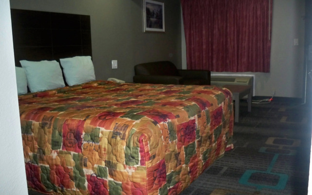 Scottish Inn & Suites