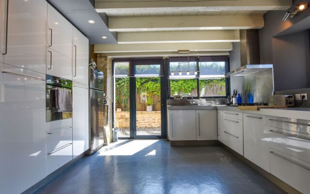 Splendid Holiday Home in Espère France With Private Pool