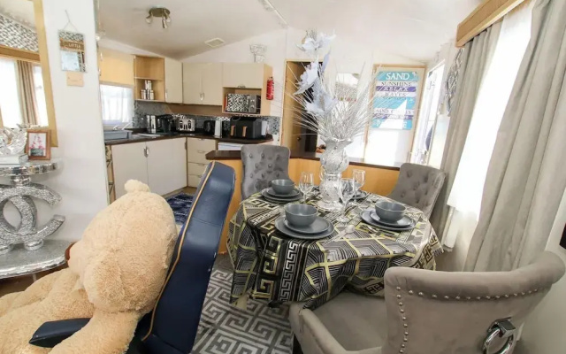 Big2vacation2 Exclusive at new Beach Caravan Park