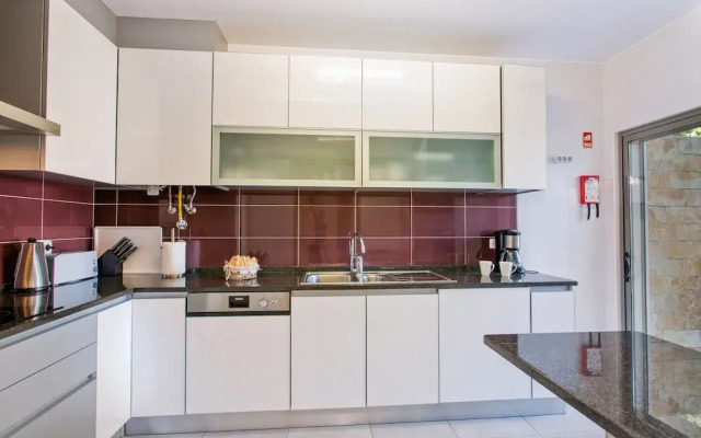 Albufeira Sunny Apartment 3 by Homing