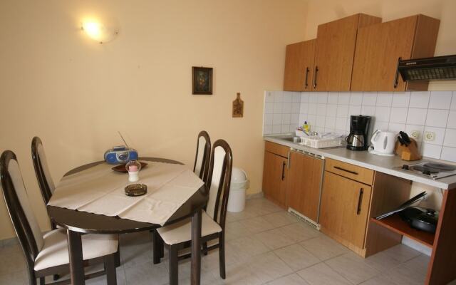 Spacious Apartment in Drage With Parking