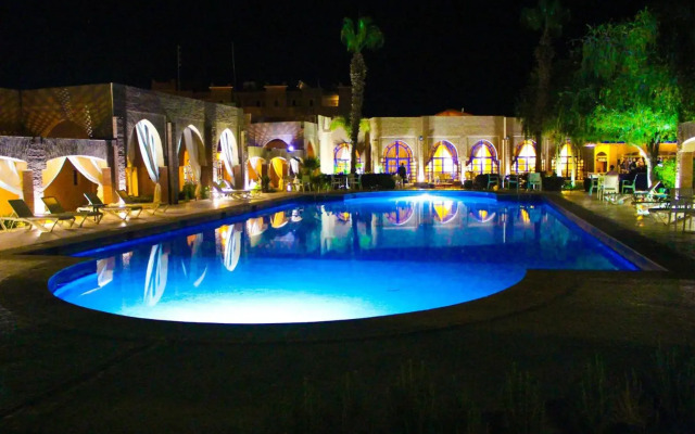 Hotel Karam Palace