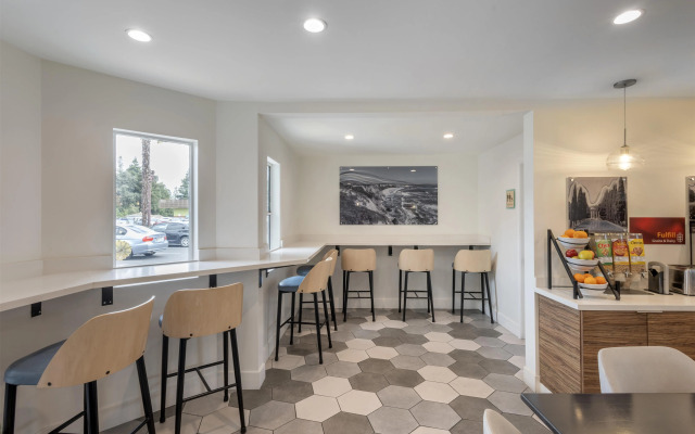 Best Western Plus Executive Suites