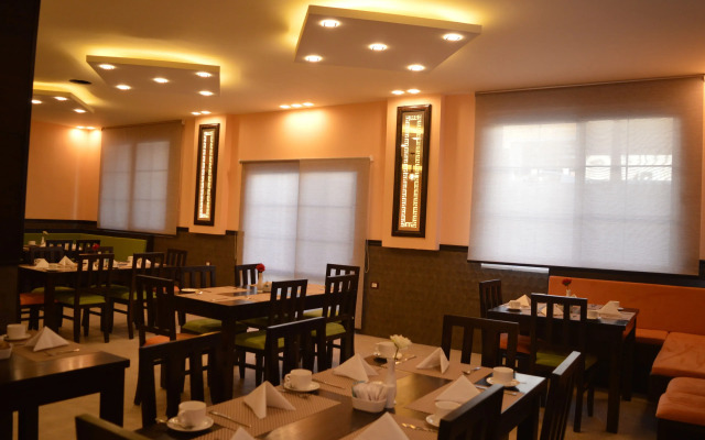 Tilal Almadina Hotel & Suites