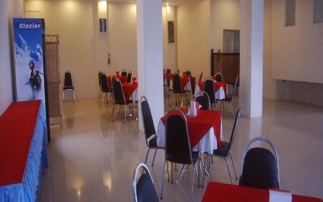 Hotel Bayint Naung