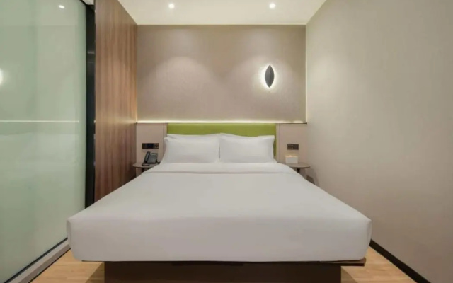 Rezen Select Hotel ( Olympic Sports Center Financial City)