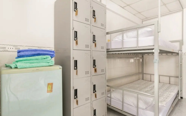 Minh Phuong-Hostel by OYO Rooms
