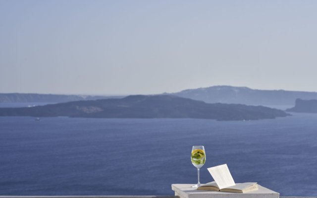 Mr and Mrs White Santorini