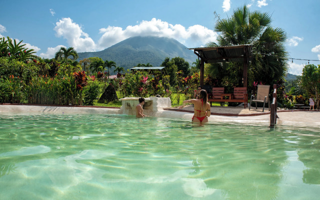 Sueno Dorado Hot Springs Hotel