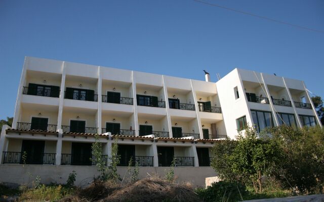 Dionysos Hotel