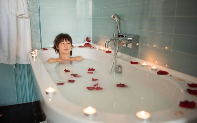 Echo Residence All Suite Hotel