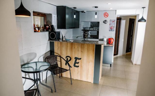 Hostel Re