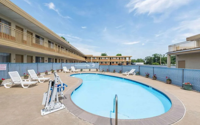 Lancaster Amish Country Travelodge