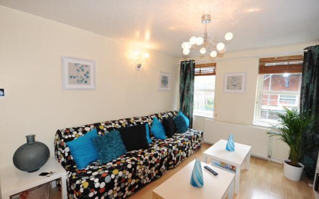 Amazing Apartment-brick Lane Apartment Cn4