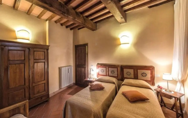 Apartment in Tuscany With Pool & Garden