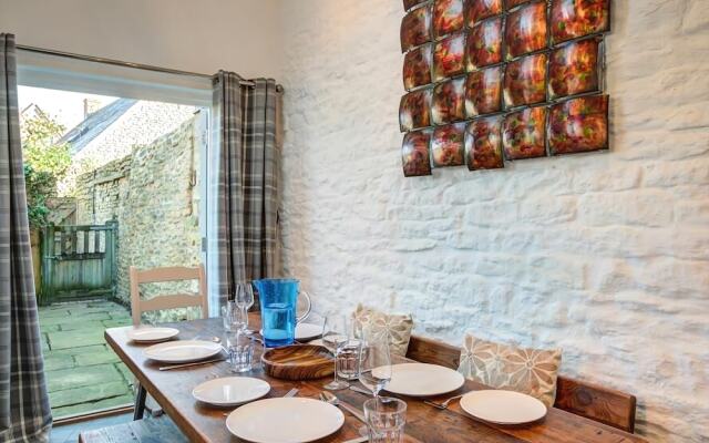 Aelia Cottage, Cirencester
