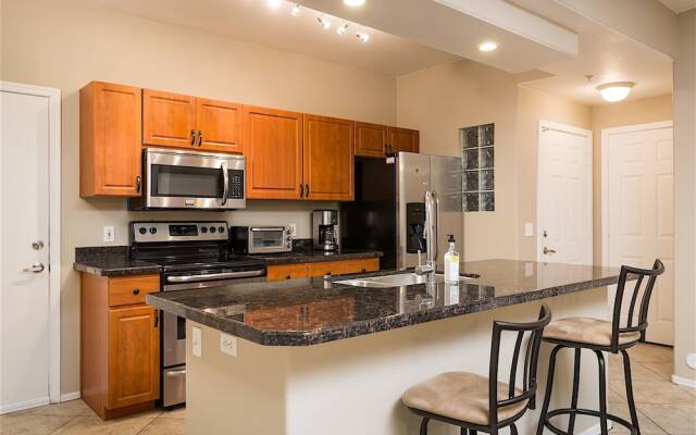 Wonderland 2 BR by Casago