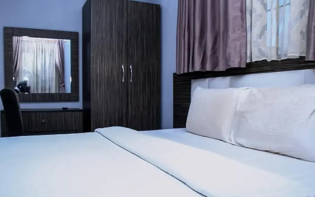Tofana Hotels and Suites