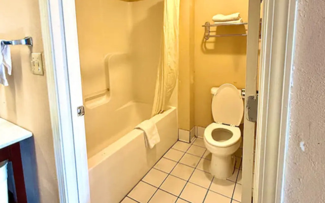 Magnolia Inn Townhouse Hattiesburg MS I-59