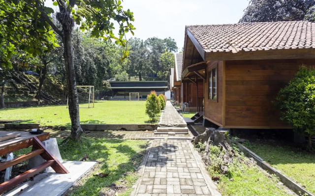 OYO 883 Pavo Resort