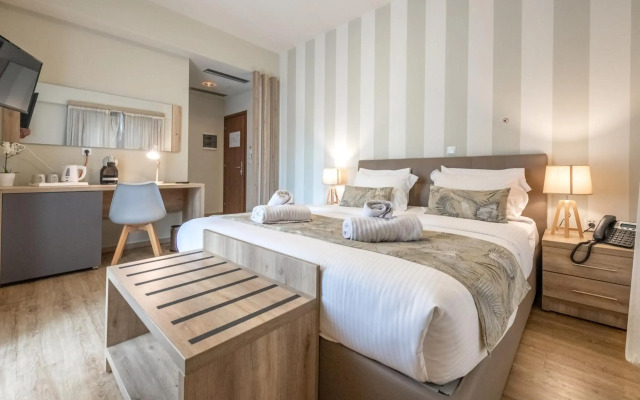 Hotel @ Syngrou Fix