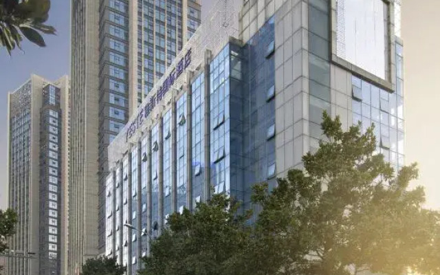 Yeste International Hotel (Guiyang Gaotie North Station Guanshanhu Park)