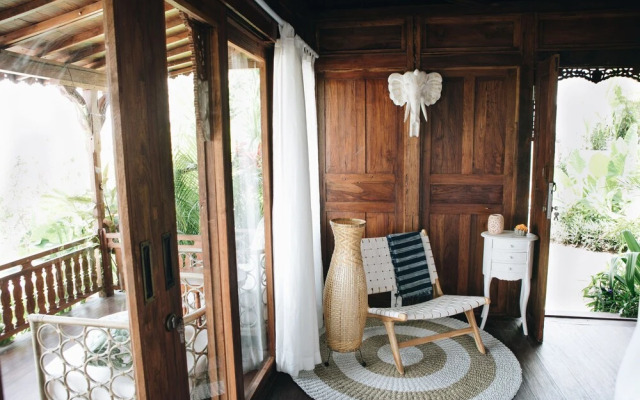 White Tortoise Eco Villa's