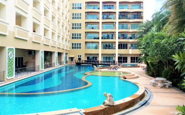 Large Studio Condo Jomtien