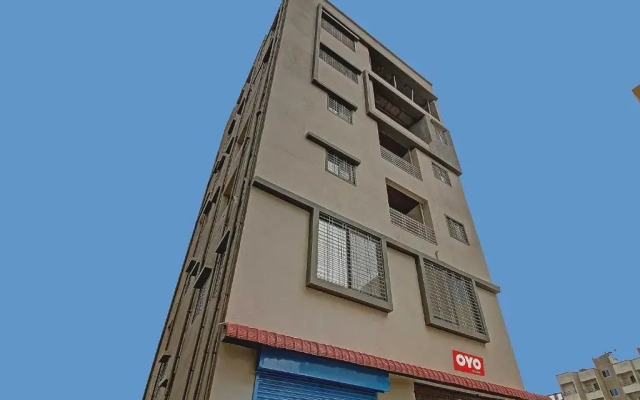 Oyo Flagship 93292 Hotel White House