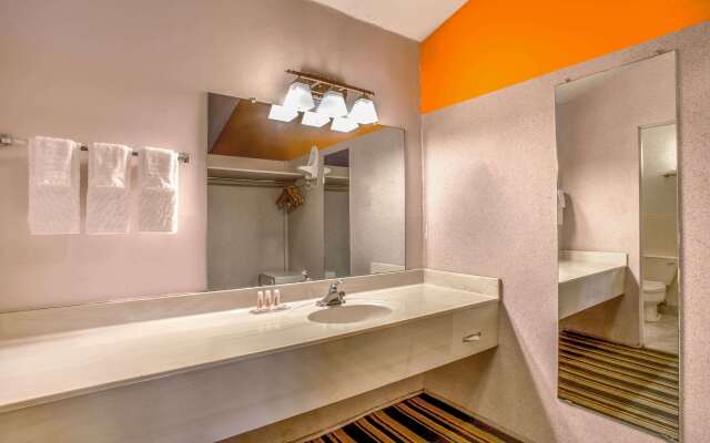 Howard Johnson by Wyndham Phoenix Airport/Downtown Area