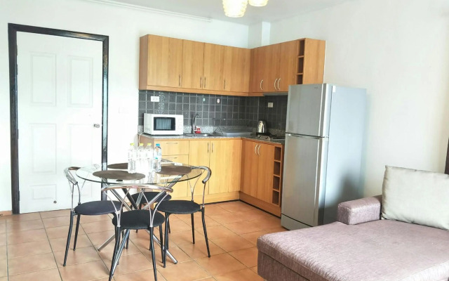 Lomsabai Apartments