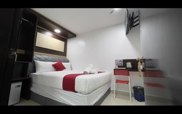 Red Velvet Inn Hotel