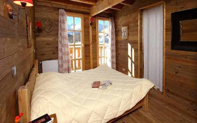 Chalet in Alpe D'huez With Sauna & Hot Tub