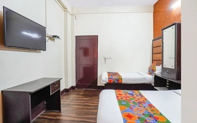 Pavithraa Deluxe Suites by OYO Rooms