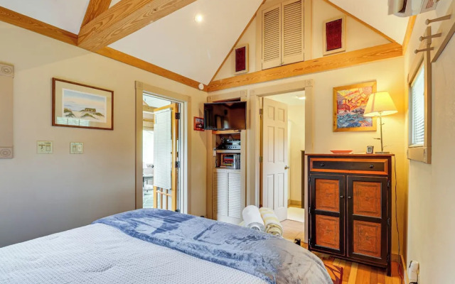 Hot Tub Haven: Creekside Cabin in Frisco!