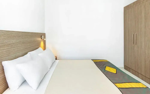 Xenios Dolphin Beach Hotel