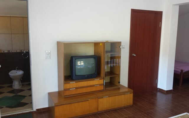 Hoxha rooms
